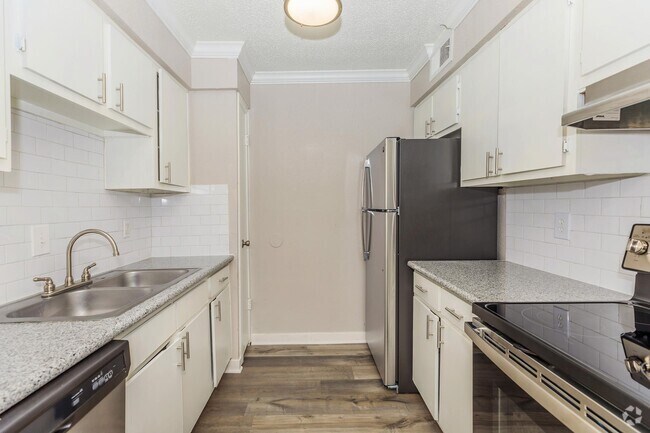 Building Photo - Step Into Style – Upscale Living Starts Now! Unit APW Rental