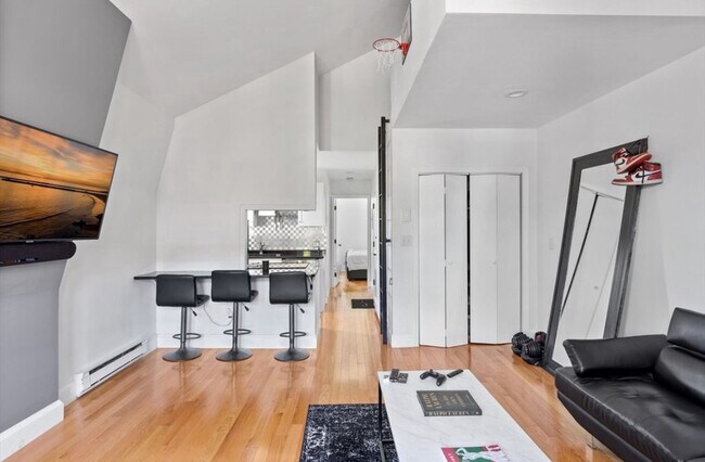 Photo - 208 Washington Ave Unit 4