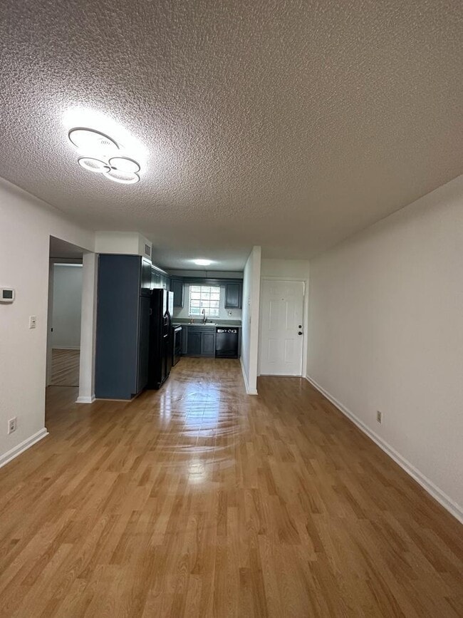 Building Photo - 301 Olivewood Pl Unit O126