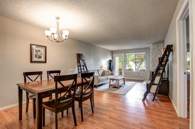 Photo - Downtown Redmond, 2 Bed Condo unit