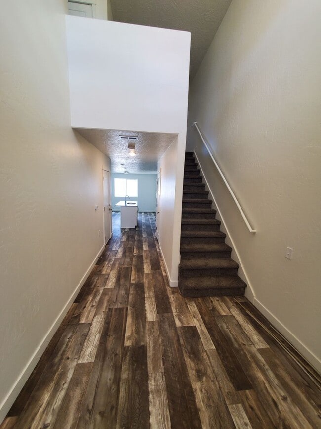 Photo - 1124 Tulip Dr