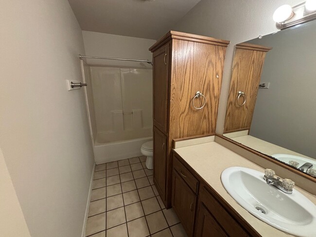 Photo - 1200 S El Paso Ave Unidad Apt B