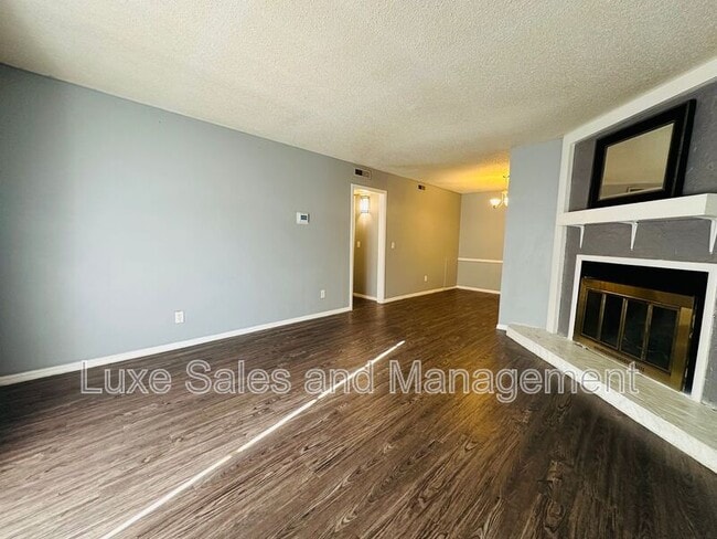 Photo - 6034 NW Expressway Unit B