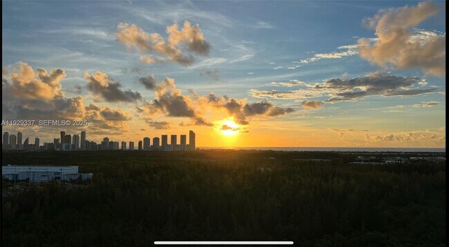 Photo - 14951 Royal Oaks Ln Unidad 1801