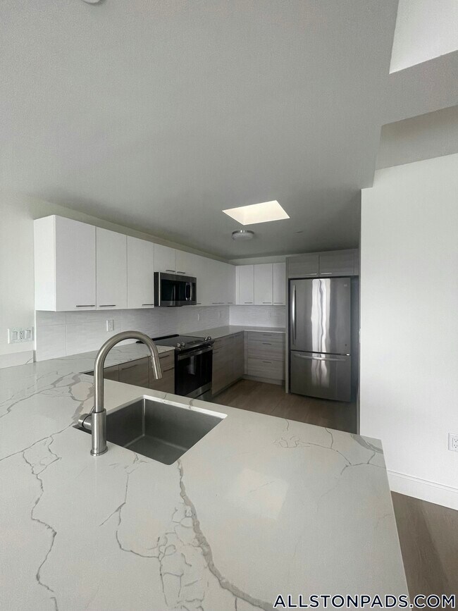 Photo - 1079 Commonwealth Ave Unidad 516