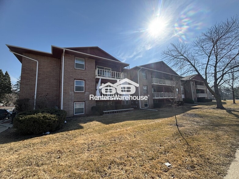 7815 Douglas Ave