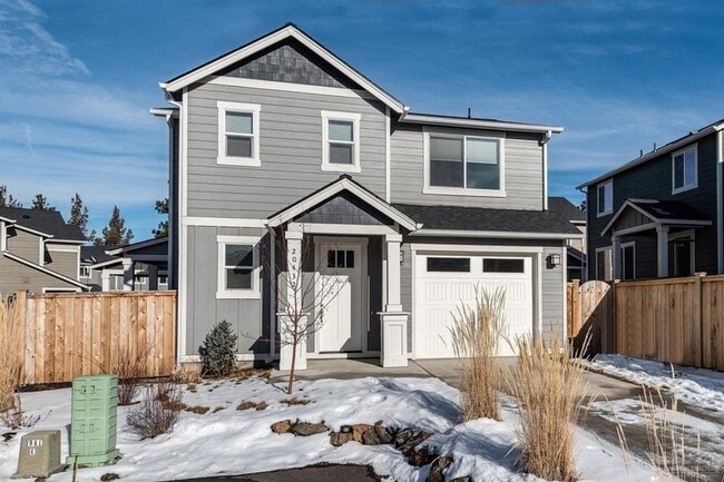 Building Photo - Well maintained home in SE Bend with AC!