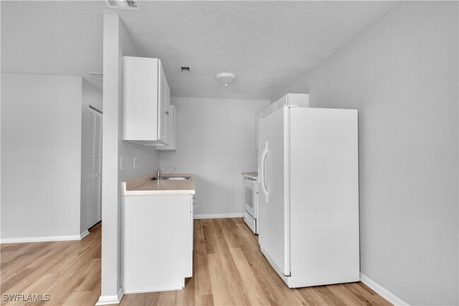 Photo - 4625 Bayshore Dr Condo Unit D15