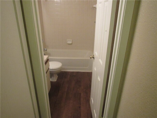 Photo - 2129 Andover Dr Unidad 2131