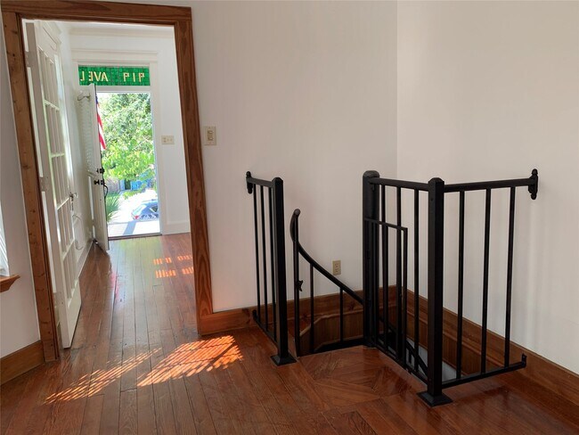 Photo - 919 Avenue L