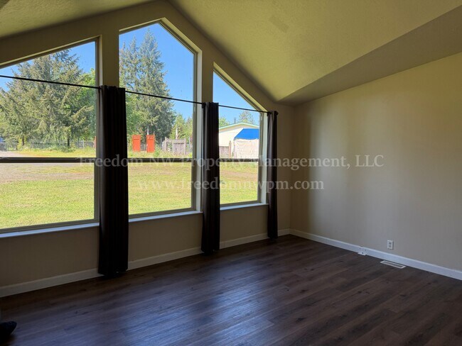 Photo - 1411 SE Fireweed Rd