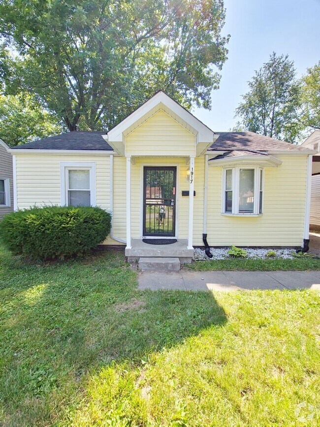 Building Photo - Renovated 4 bedroom Home now available!
