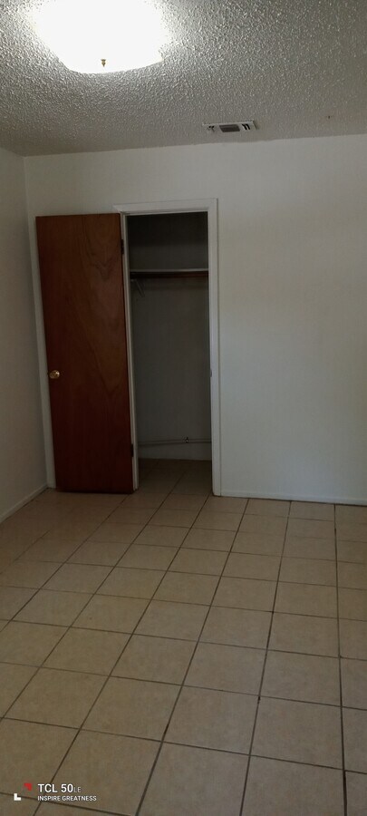 bedroom - 702 Sloan St