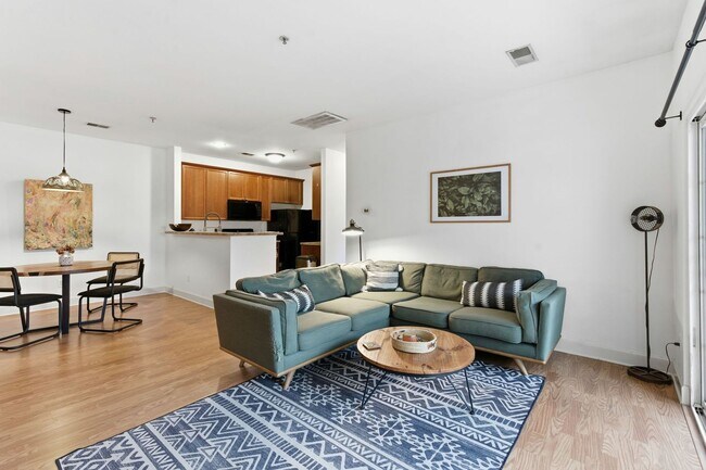 Photo - 7223 Althorp Way