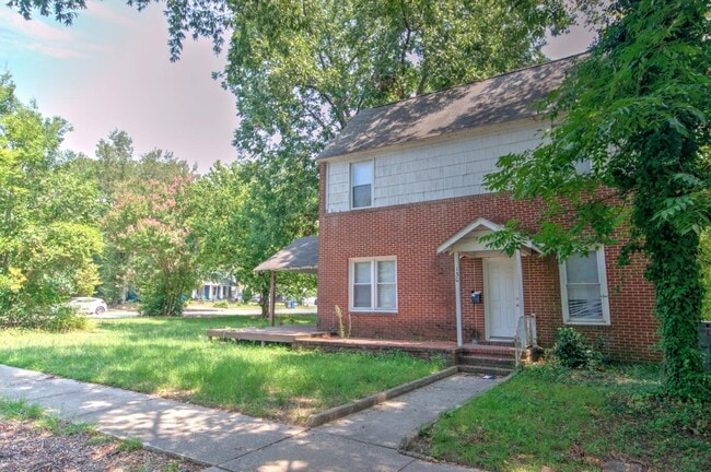 Photo - 130 Tryon St