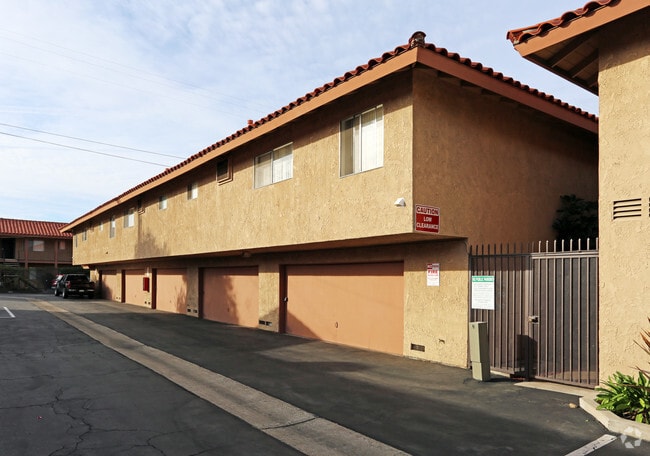 Photo - Las Verandes Apartments