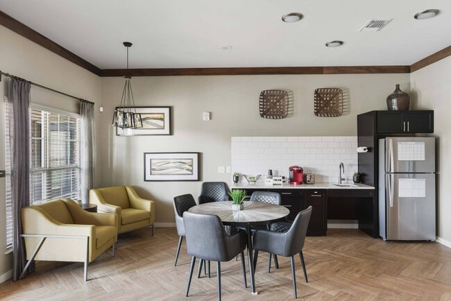 Icon Apartments
