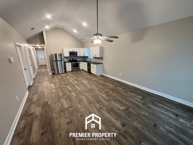 Photo - Charming 3BR Home with Vaulted Ceilings, Stainless Steel Kitchen & Fenced Yard in Odenville