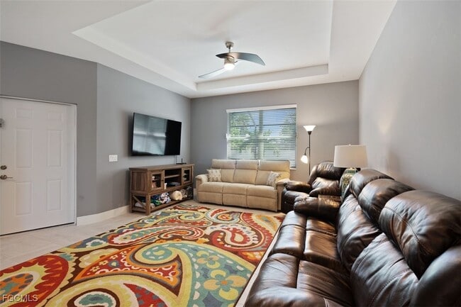 Building Photo - 825 SE 5th Pl