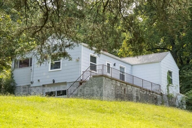 Building Photo - 5880 Dayton Blvd Rental
