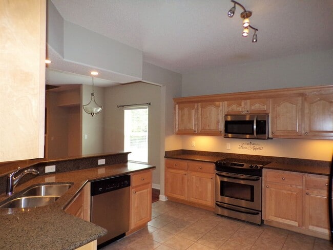 Photo - Spacious 3 Bed/2 Bath Home on Wooded Lot