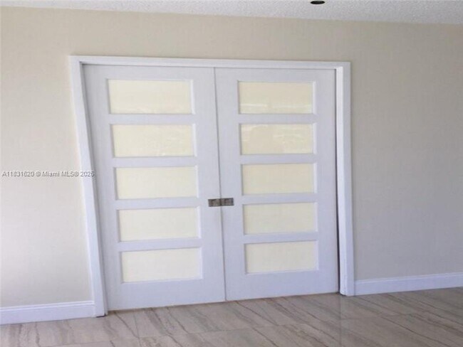 Photo - 2049 S Ocean Dr Unidad 210