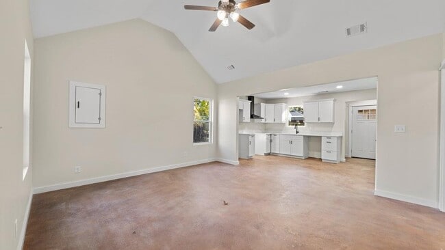 Photo - 3377 Lamphier Ave Unidad 1