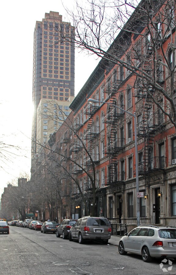 Photo - 318 East 84th Street