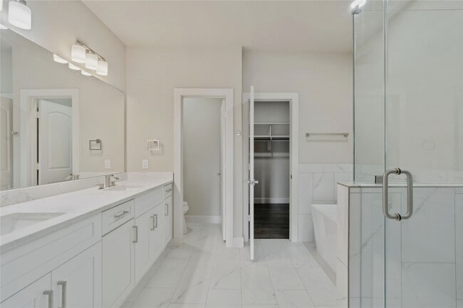 Photo - 8025 Virgil St