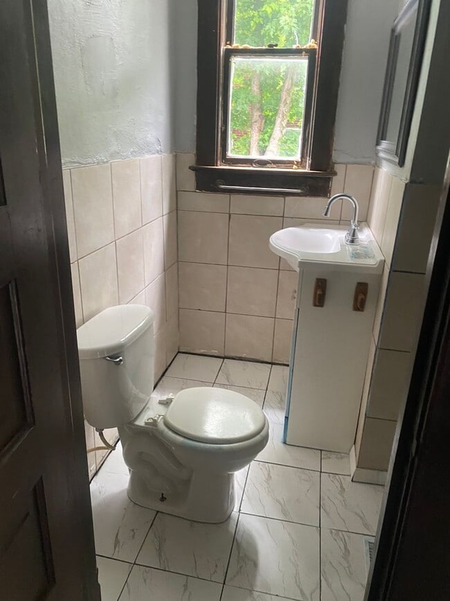 Photo - 142-144 S 1st St Unidad 142 S 1St-  A