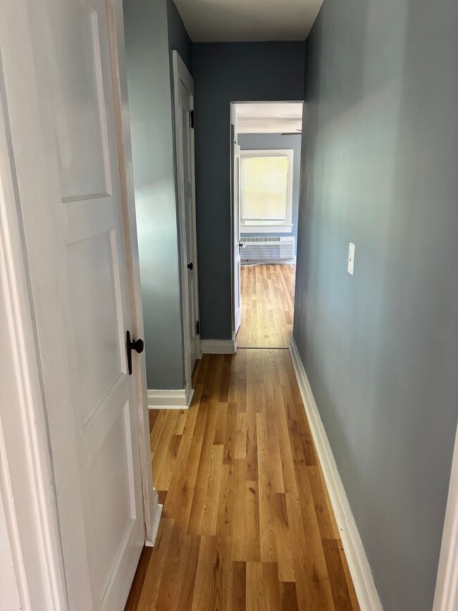 Photo - 321 W Allen St
