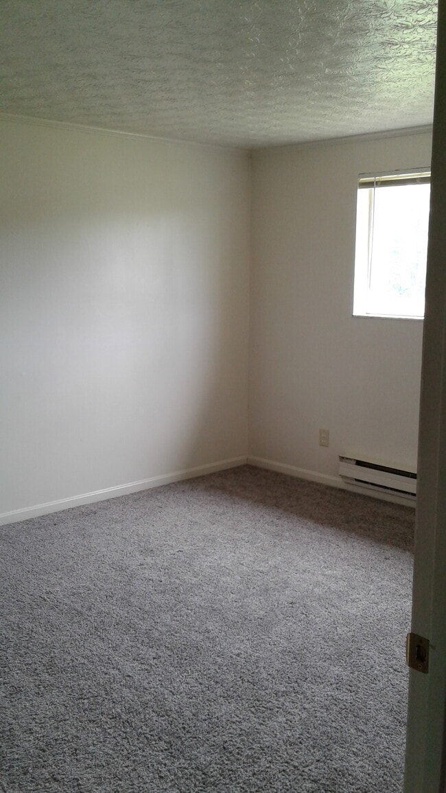 Photo - Emerald Gardens Apartments