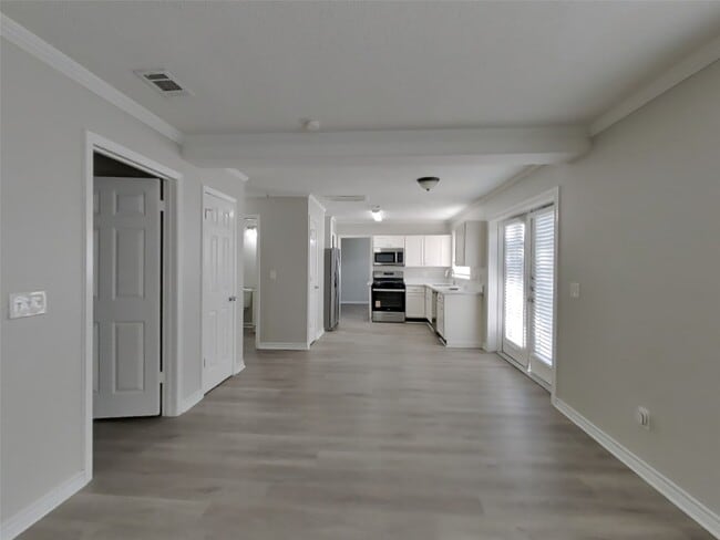 Photo - 18139 Lake Bend Dr