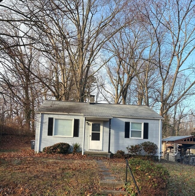 Building Photo - 2 bedroom/1 bathroom home in Greensboro