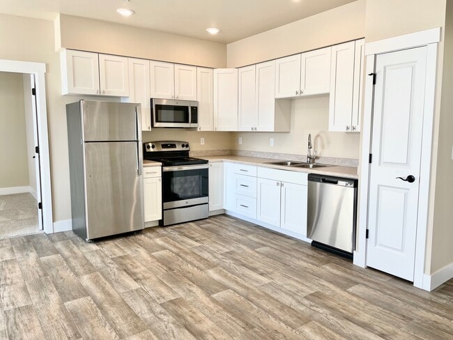 Photo - Grant Creek Village Apartments