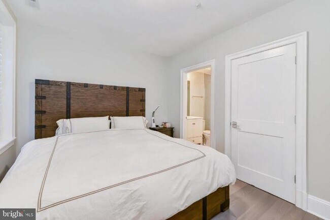 Photo - 3921 Fulton St NW Unit 5