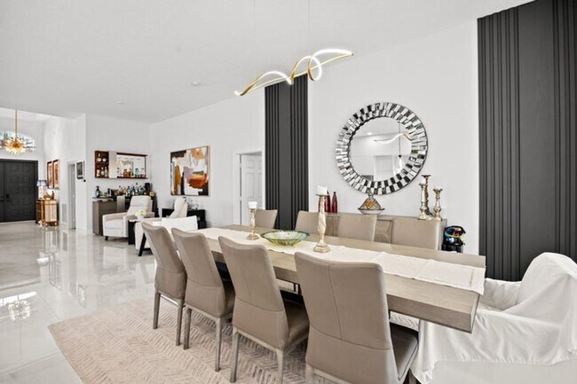 Photo - 7056 Lombardy St