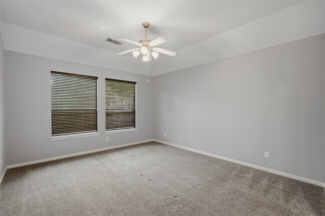 Building Photo - 70 N Spinning Wheel Cir