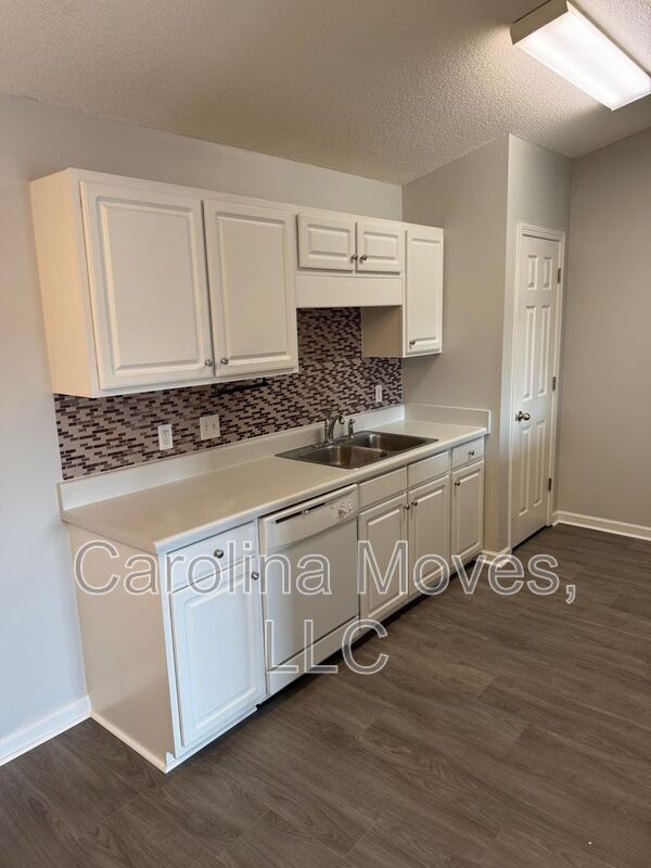 Photo - 107 Pelham Square Way