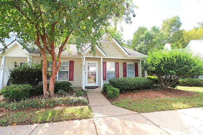 Building Photo - Newly Renovated 2 Bedroom Townhome!!