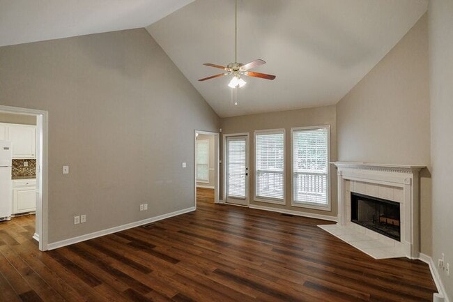 195 Bedford Dr