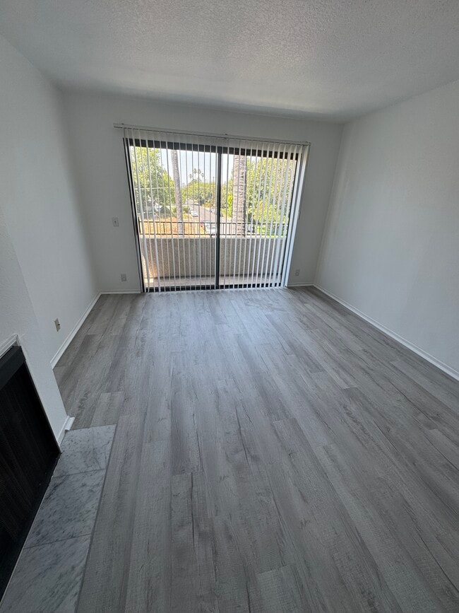 4434 Fulton Ave Unit 205