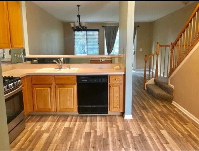 Photo - 3009 Kentshire Cir