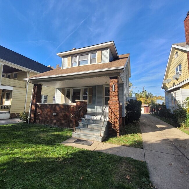 Single Family Home 3 beds 1 bath Available... House Rental in