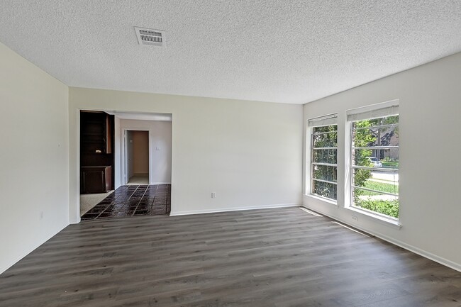 Photo - 2326 Turtle Creek Dr