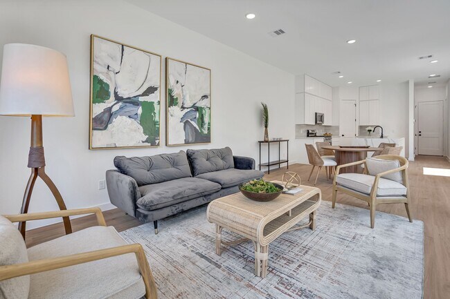 Photo - 3620 Sauer St