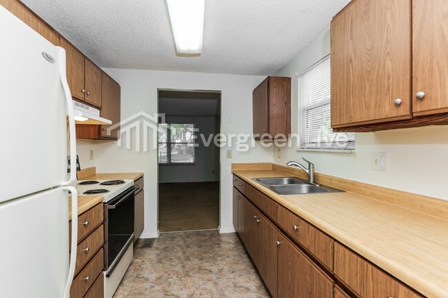 Photo - 6477 Rolling Glen Dr