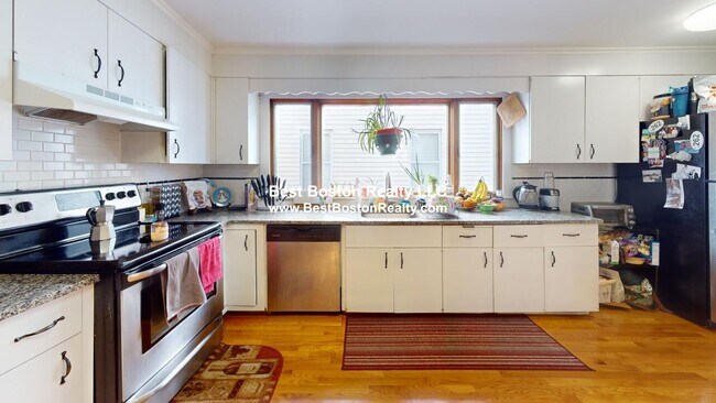 185 Grant Ave Unit 1