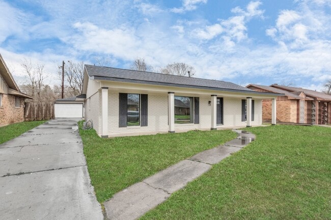 5006 Heatherbloom Dr