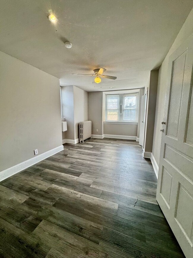 Photo - 325 W Earlham Ter Unit 3